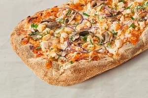Римская с курицей и соусом чили