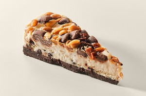 Карамельный чизкейк с арахисом